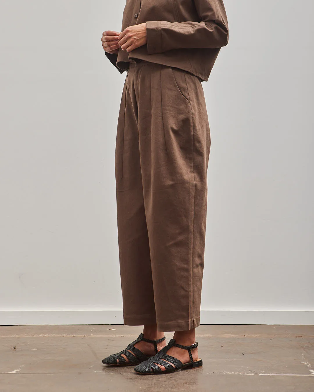 7115 Signature Pleated Trouser, Brown