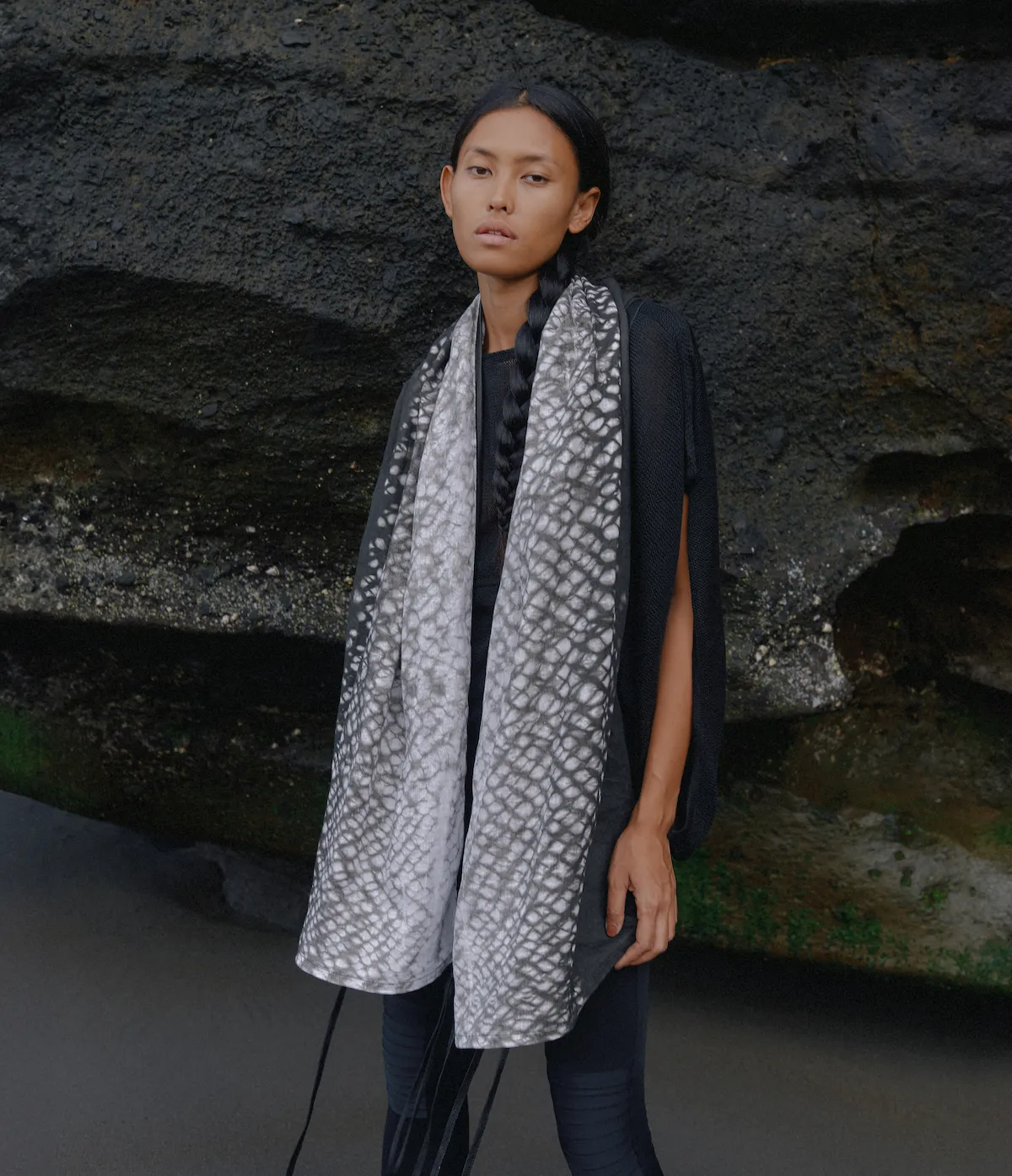 kaori linen scarf - ebony shima