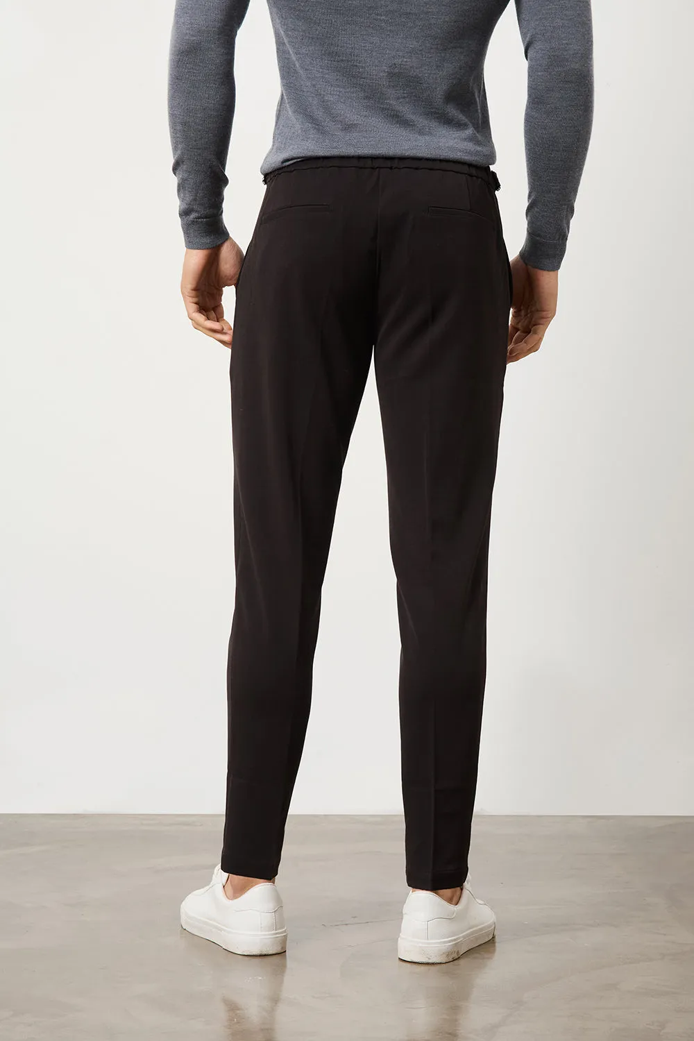 Pleat Side Adjuster Pants in Black