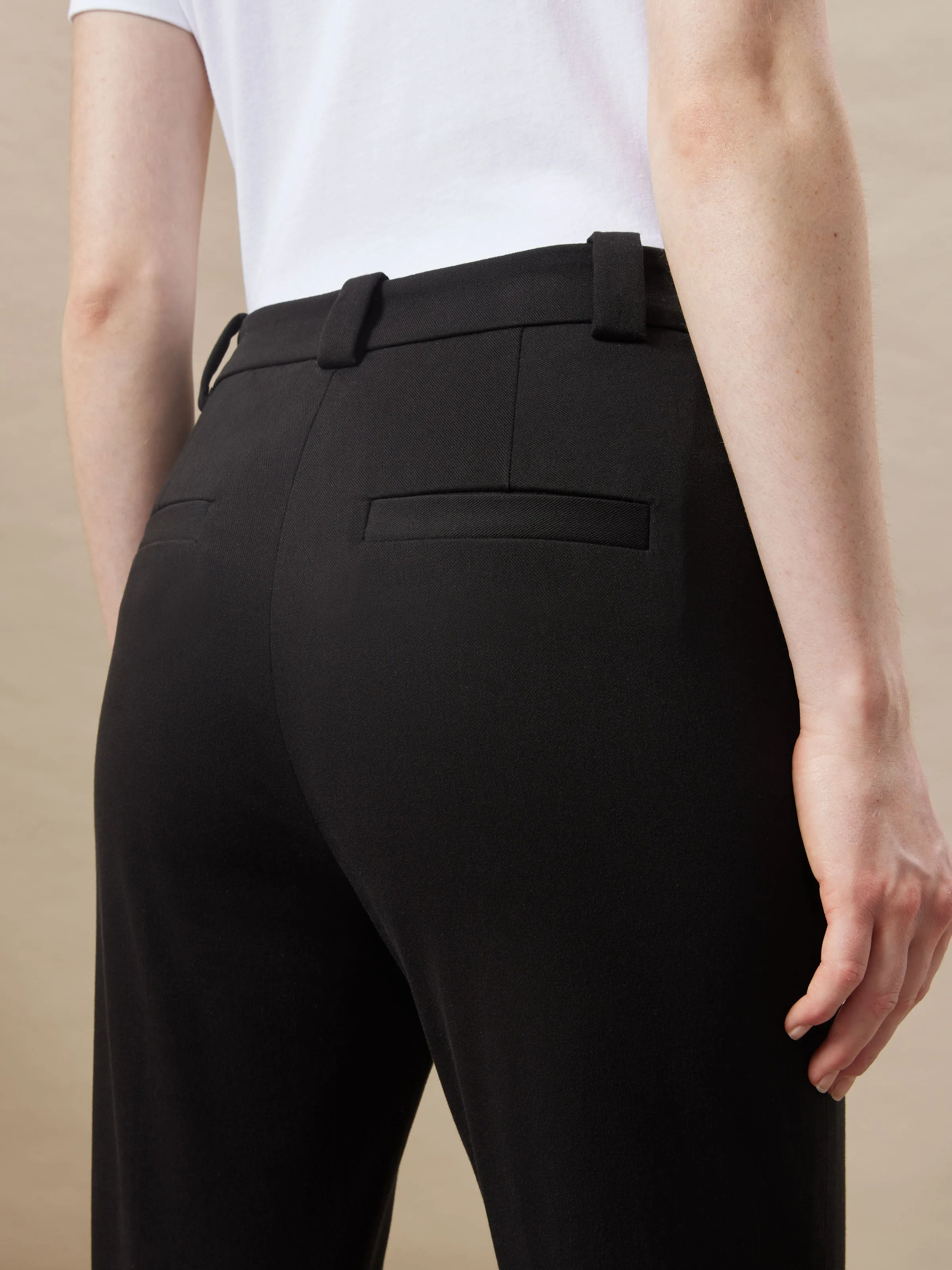 The Eleanor Slim Flex Pant in Black