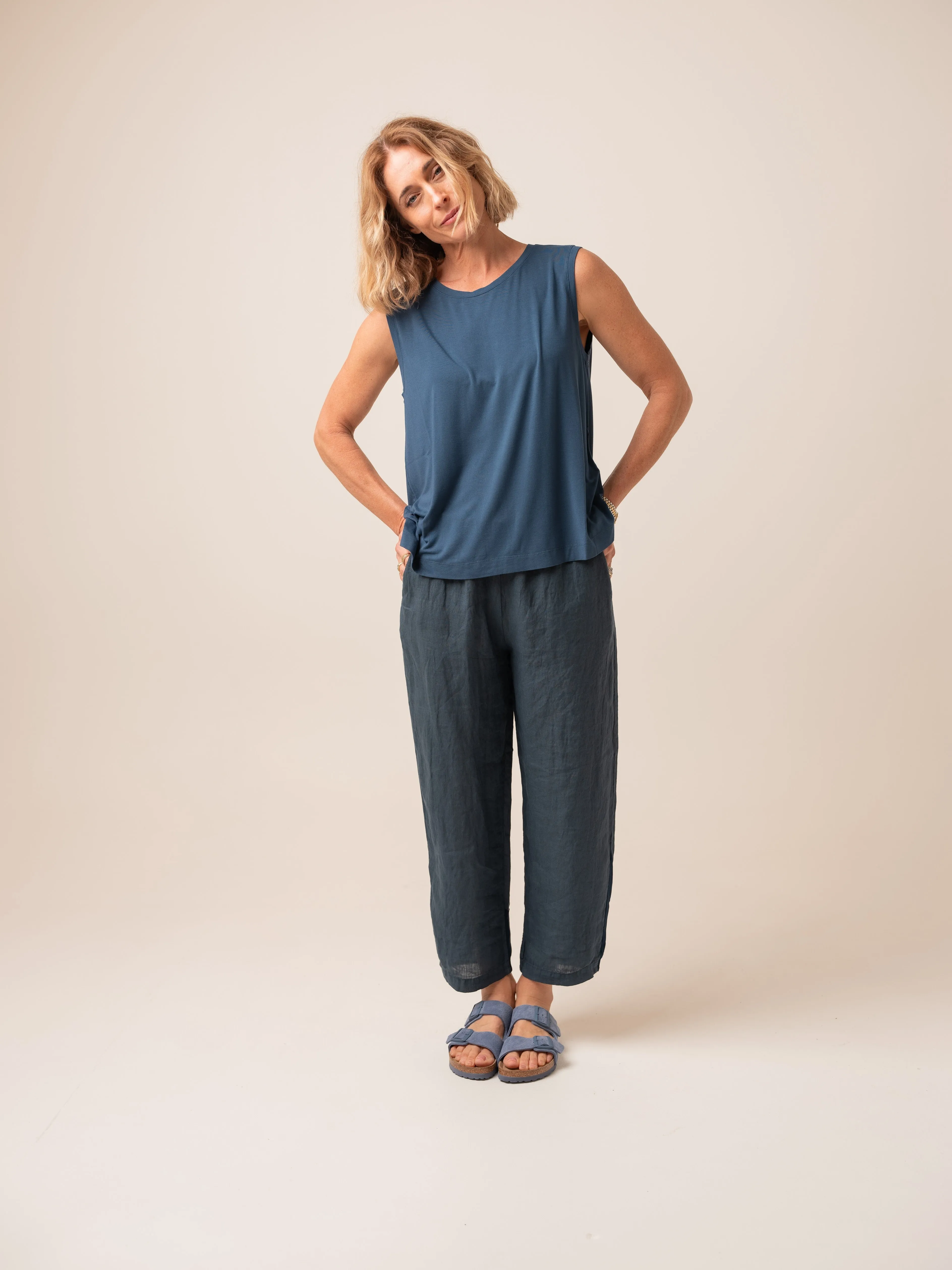 Transit Par Such Linen Pant with Viscose Detail in Navy Blue